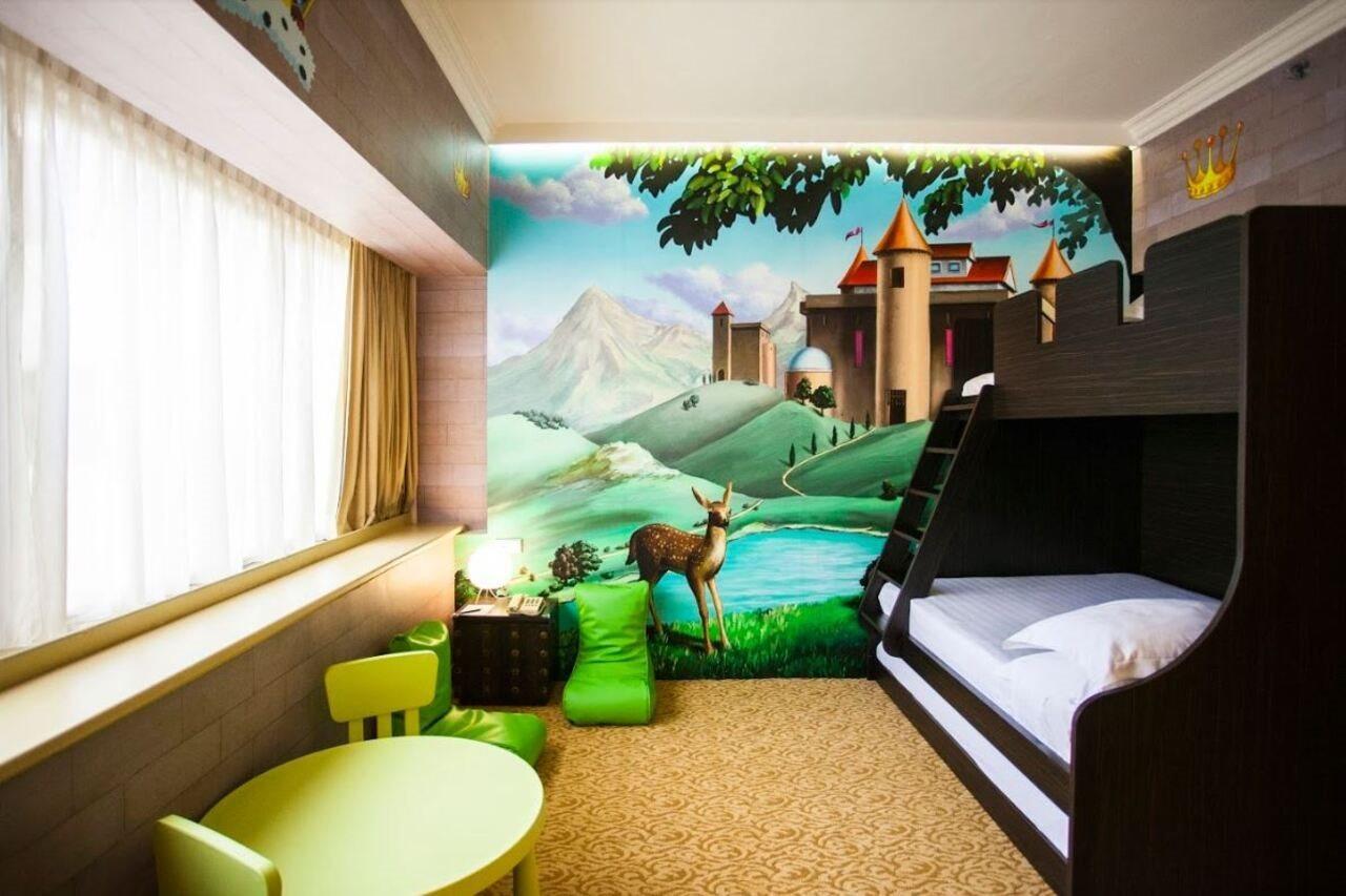 Furama Riverfront Khách sạn 4*