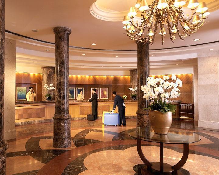 Khách sạn Furama Riverfront 4*