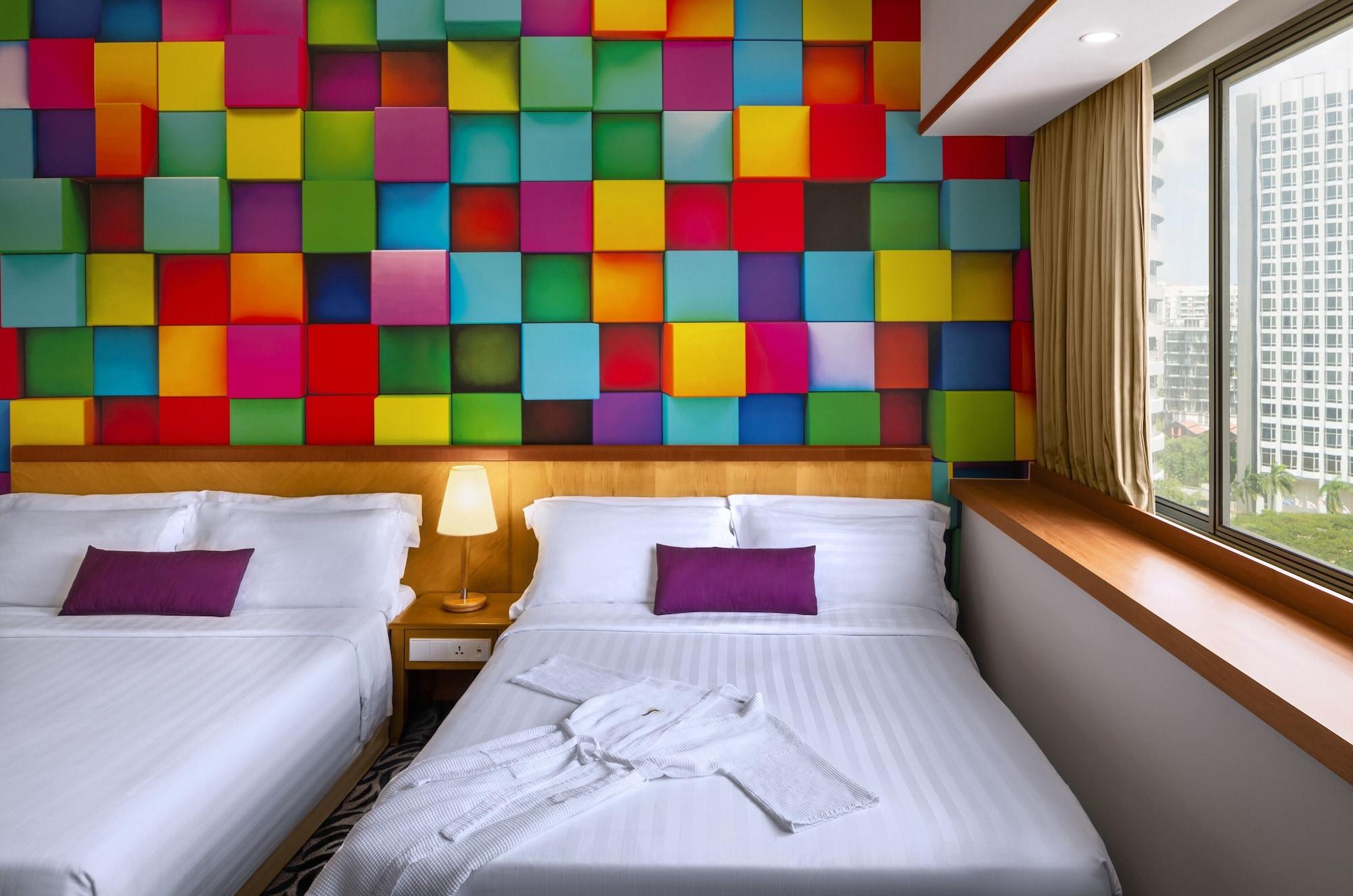 Khách sạn Furama Riverfront 4*