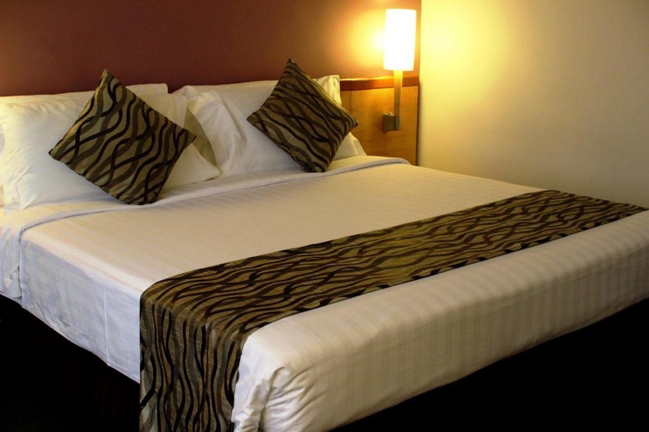 Furama Riverfront Khách sạn 4*