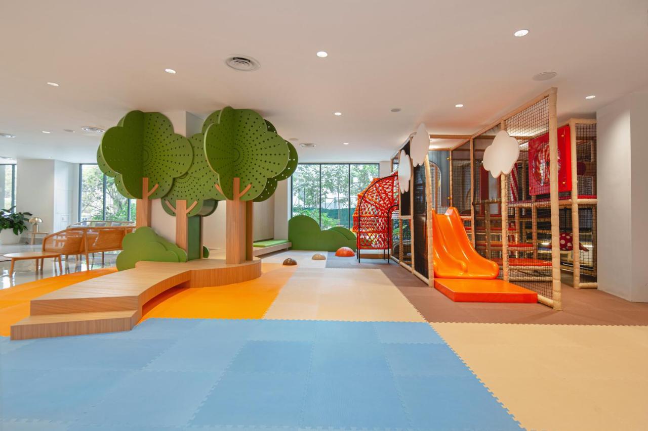 Furama Riverfront Khách sạn 4*